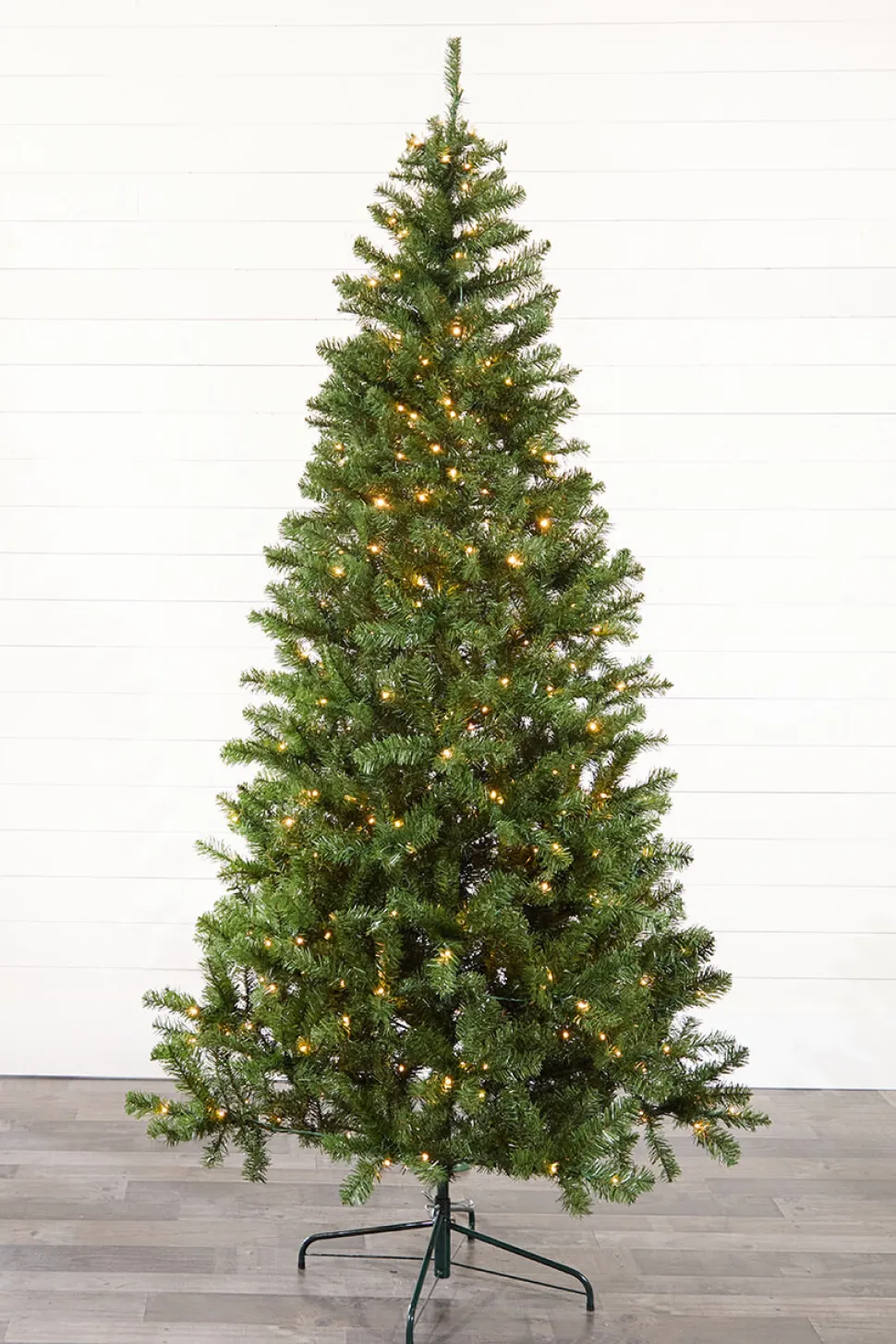 7.5' Aspen Pine Artificial Christmas Tree with 400 Color-Changing Lights