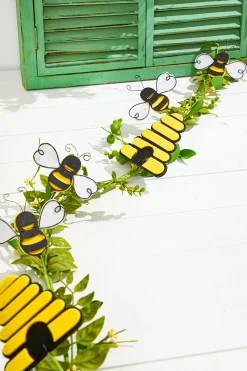 5' Bee & Beehive Berry Garland