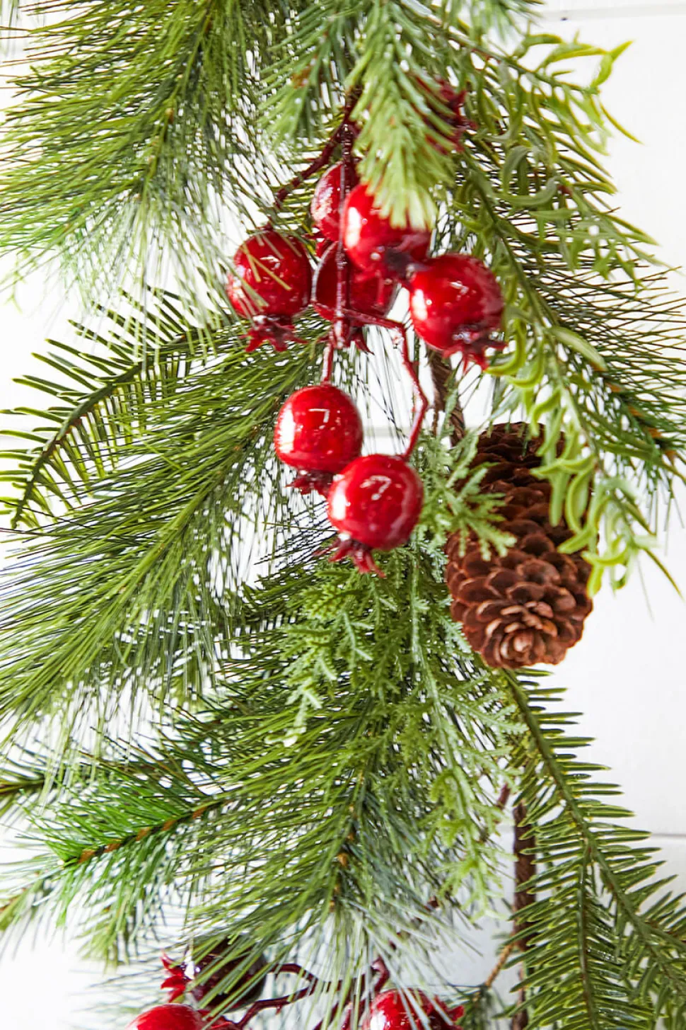 5' Berry Pine with Pinecones Garland