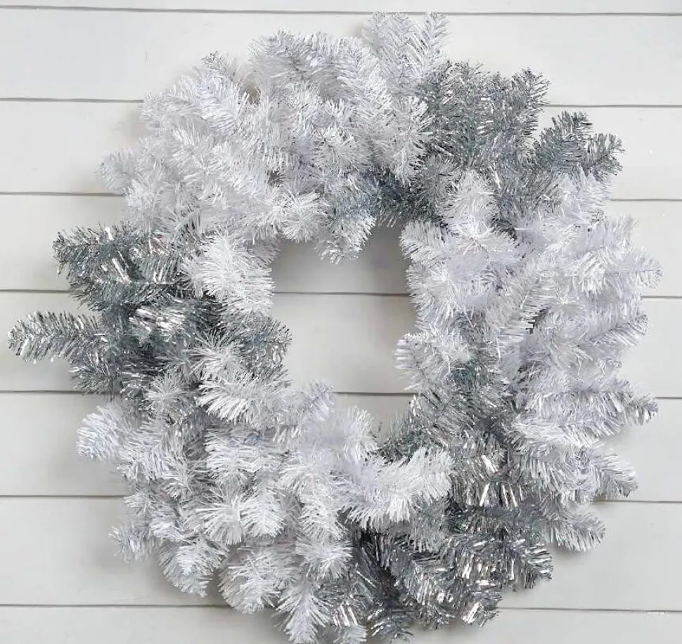 30” Caprico Silver & White Wreath