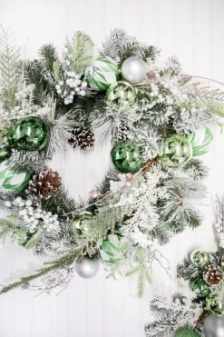 24” Christmas Pine/Ball Wreath