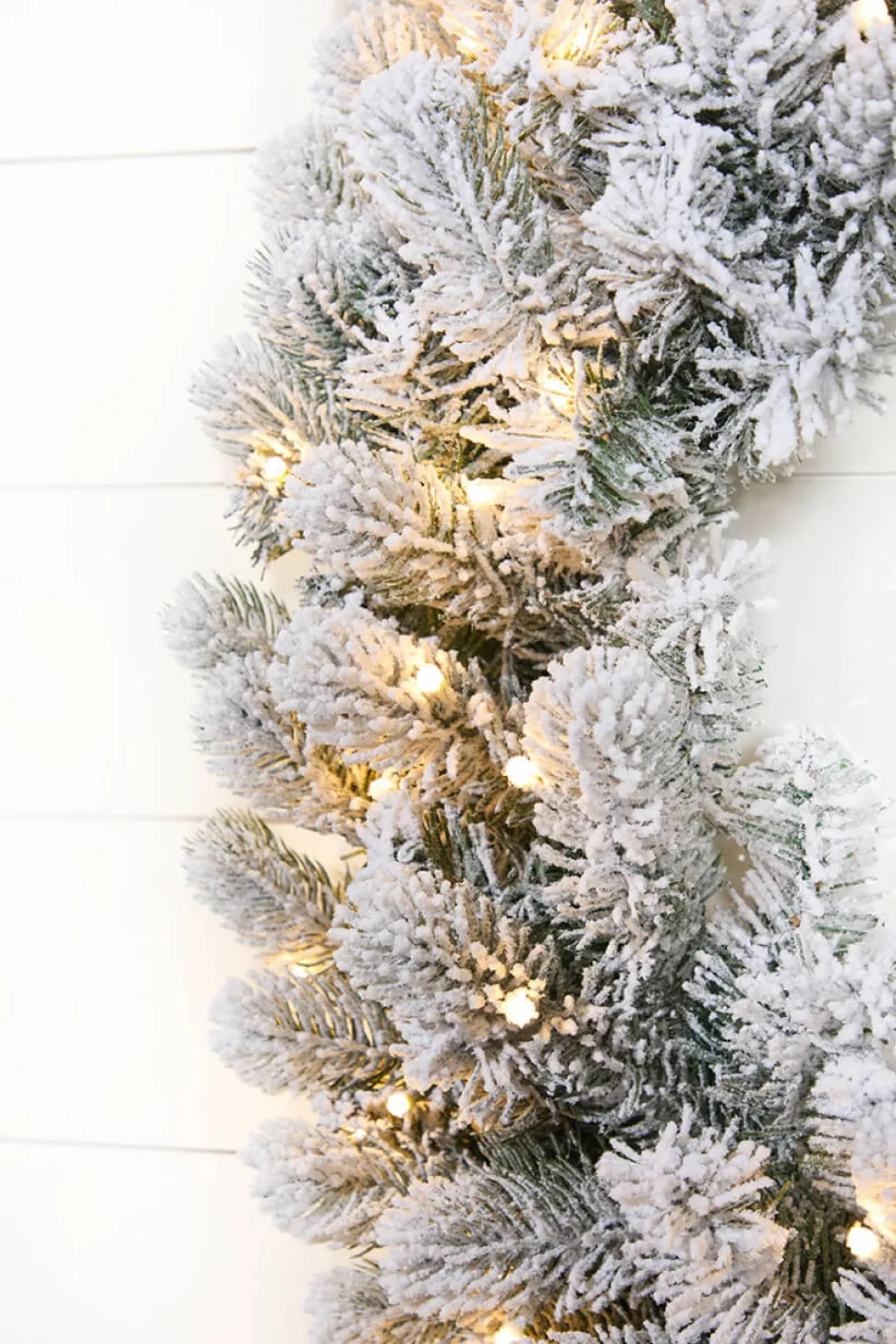 36" Classic Flocked Wreath With Warm White LED Lights