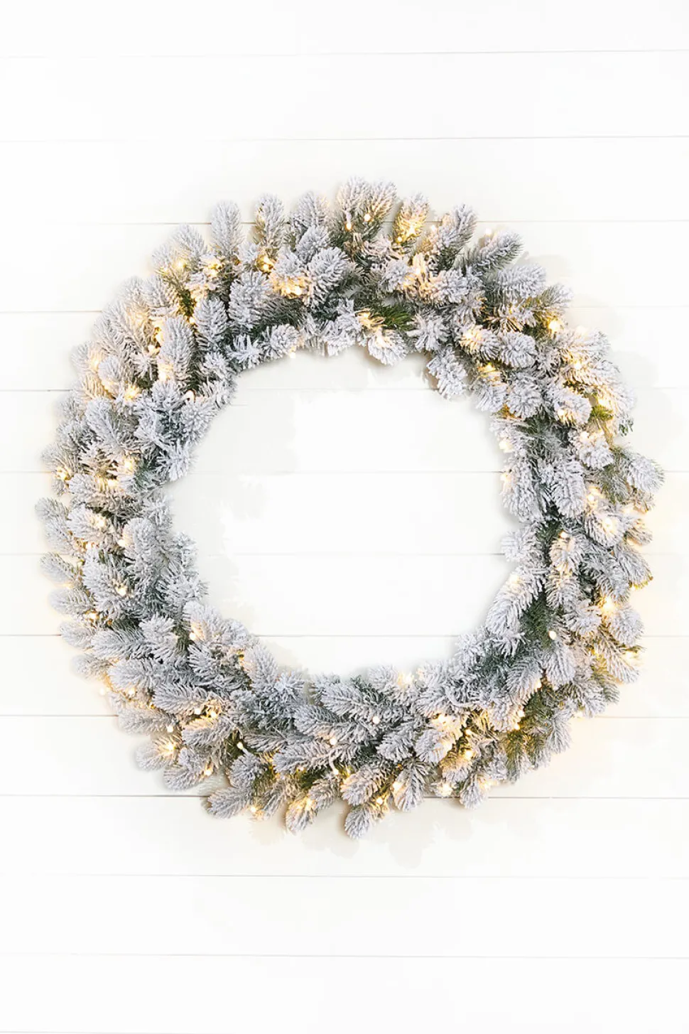 36" Classic Flocked Wreath With Warm White LED Lights