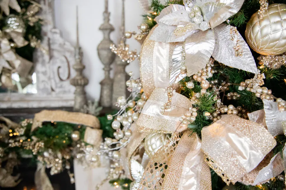 10 CM Champagne Matte Glitter Quilted Net Ball Ornament