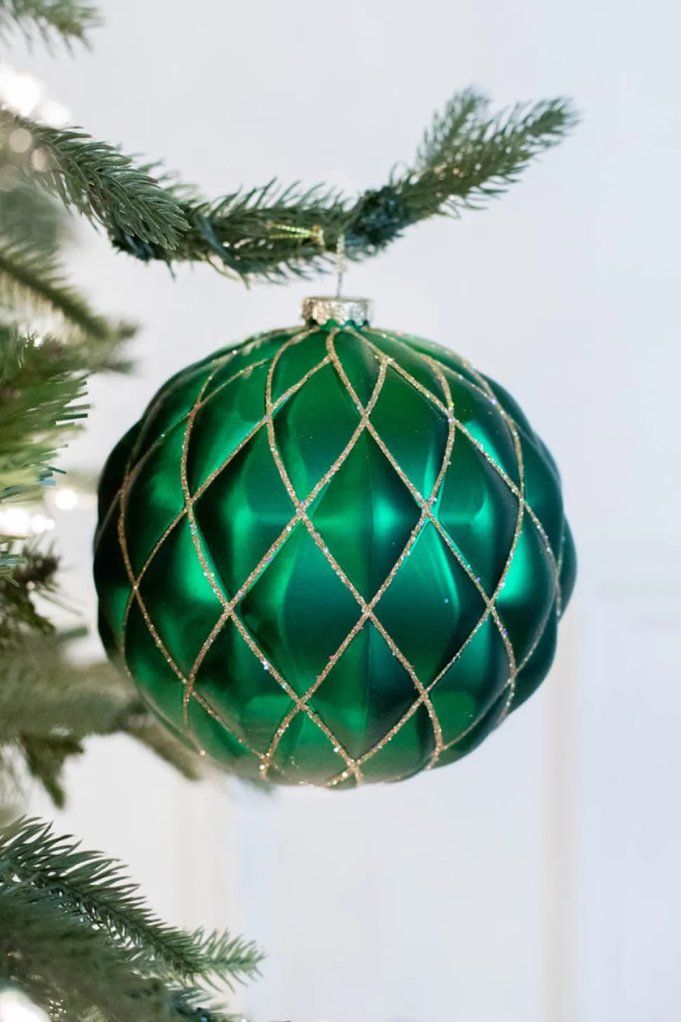 15 CM Emerald Green Matte Glitter Quilted Net Ball Christmas Ornament