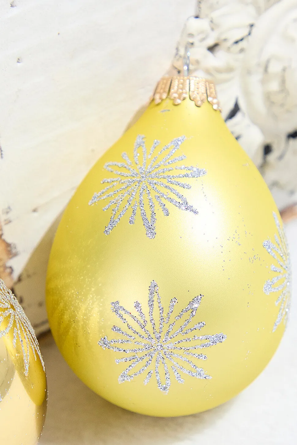 6ct Glass Drop Aztec Gold & Gold Velvet with Silver Snowflakes