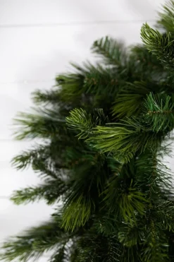 30” Deluxe Mix Pine Wreath