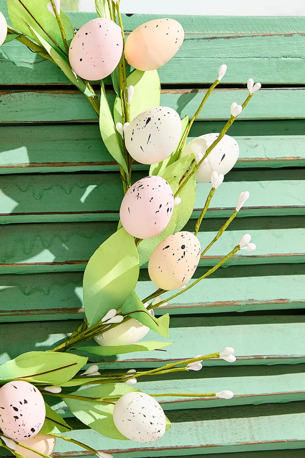 14" Egg & Leaf Wreath - Large