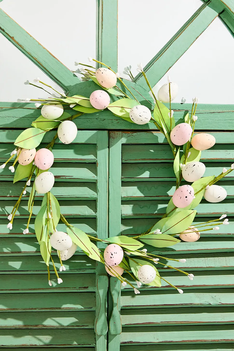 12" Egg & Leaf Wreath - Small