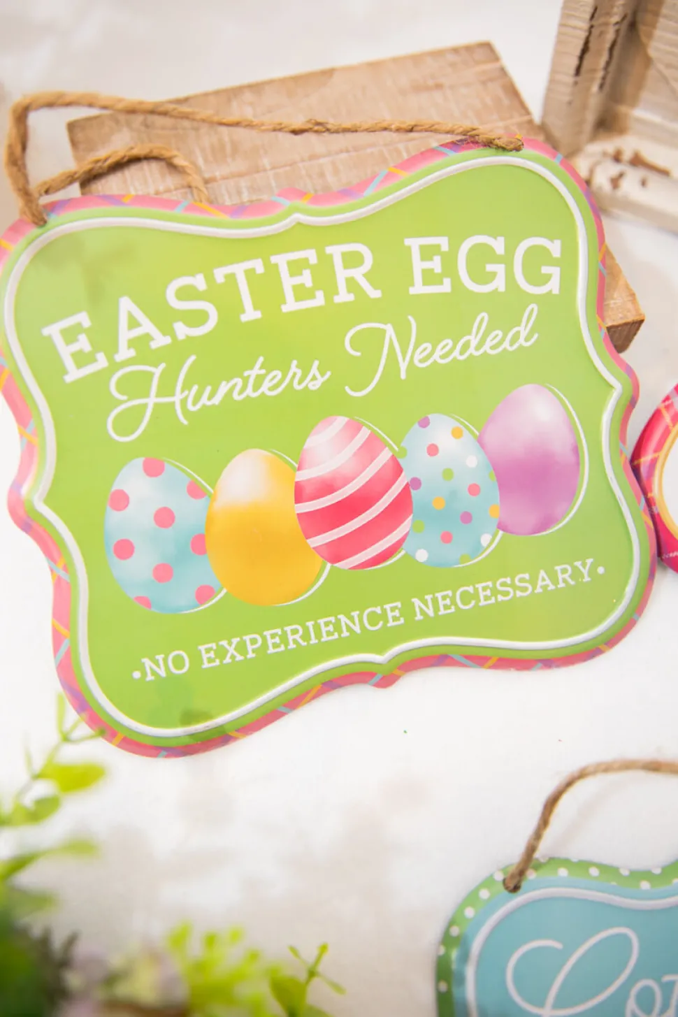 7" Embossed Tin Easter Sign