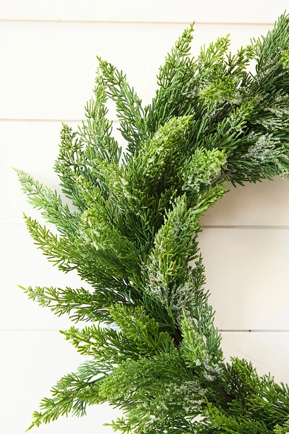 22" Frosted Cedar Wreath