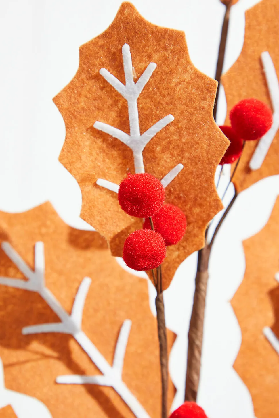 28” Gingerbread Leaf Spray with Red Berries