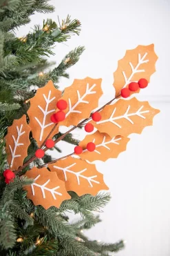 28” Gingerbread Leaf Spray with Red Berries