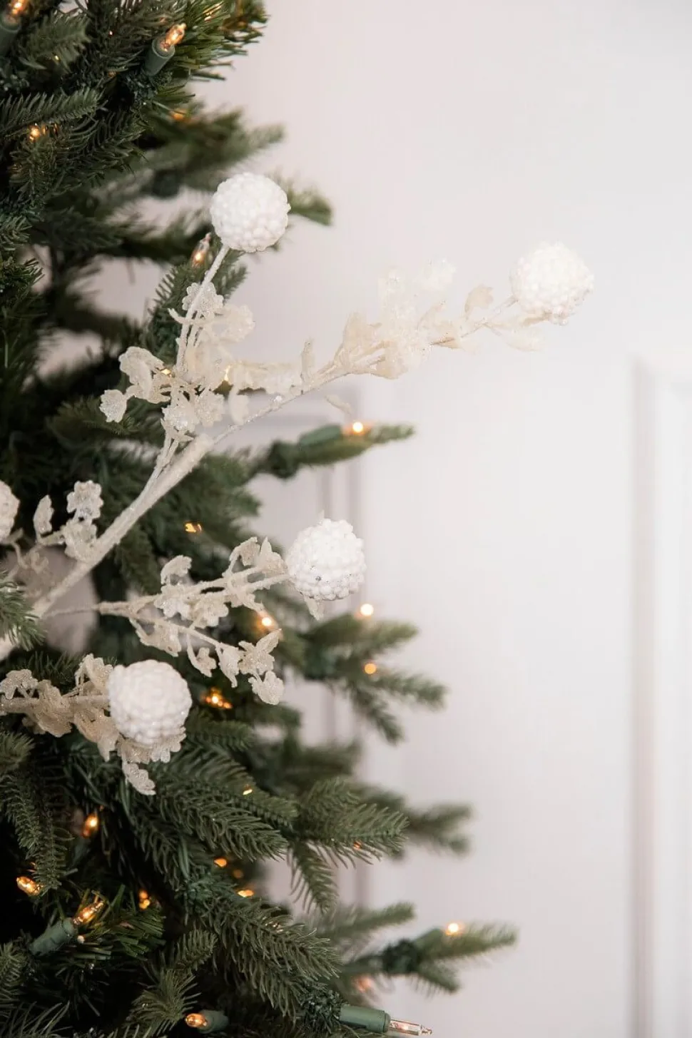 25” Glitter Sequin Sweetgum Ball Leaf Spray