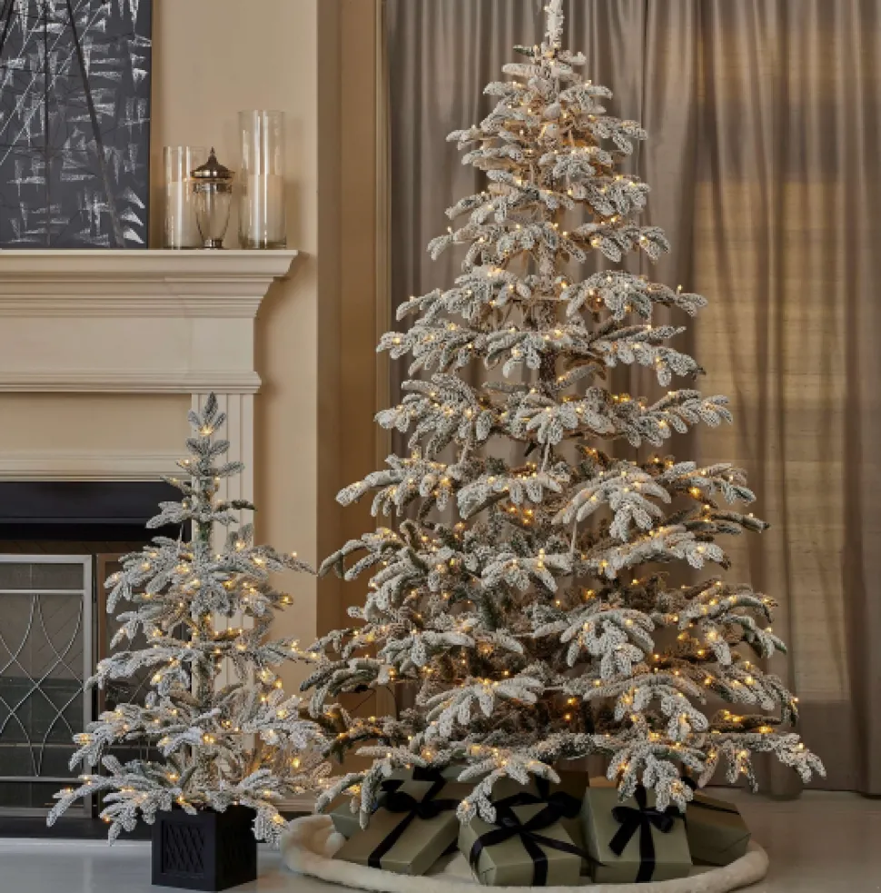 7.5' Jackson Flocked Pine with 600 Warm White LED Lights