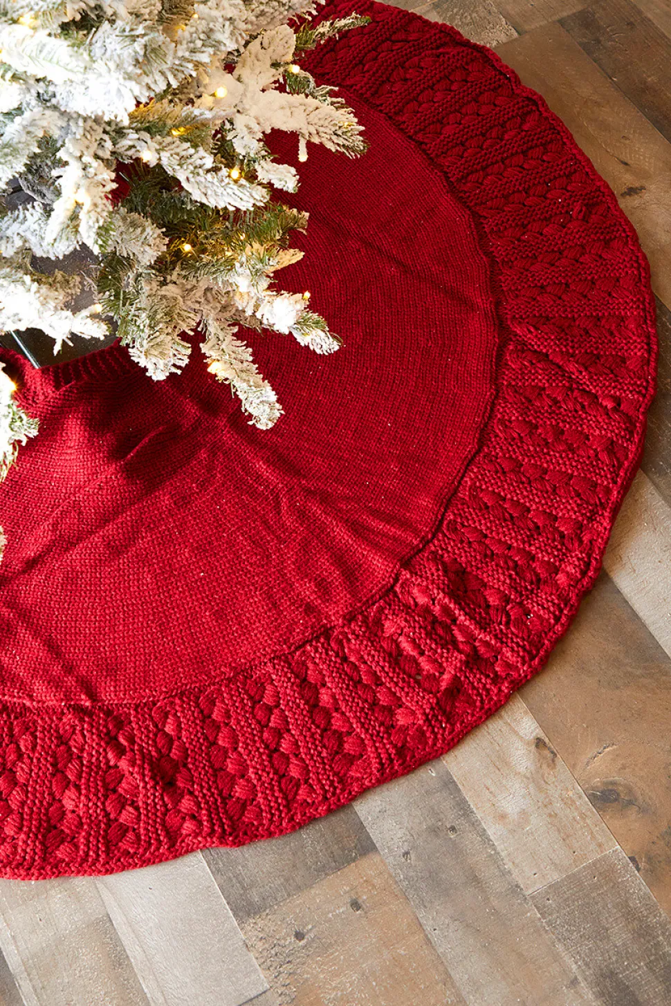 Knitted Tree Skirt - Red