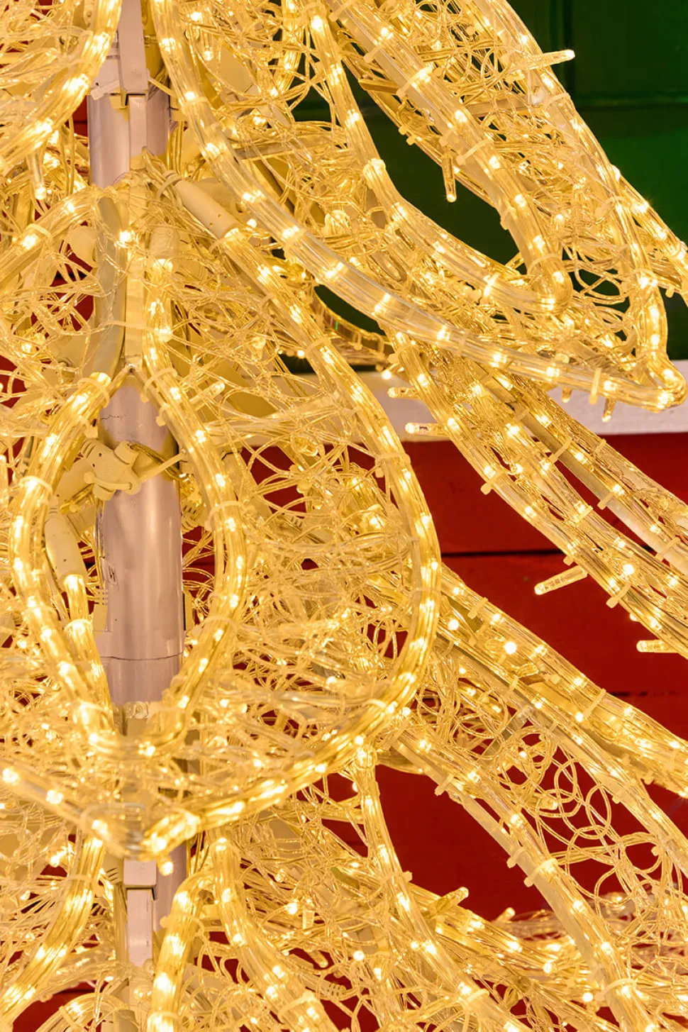 7.5' LED Christmas Tree - Warm/Cool White