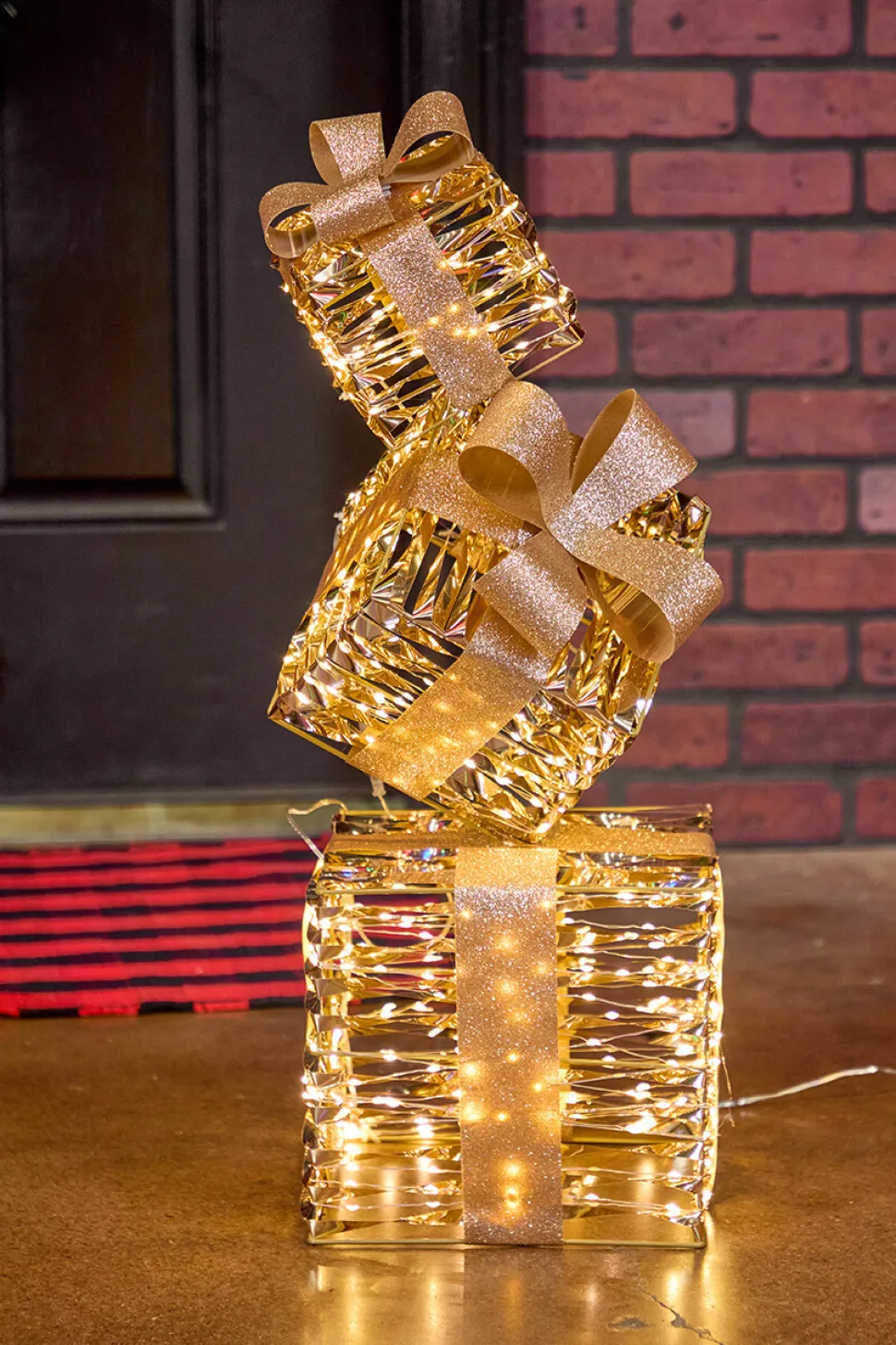 2.4' LED Giftbox Stack - 600L