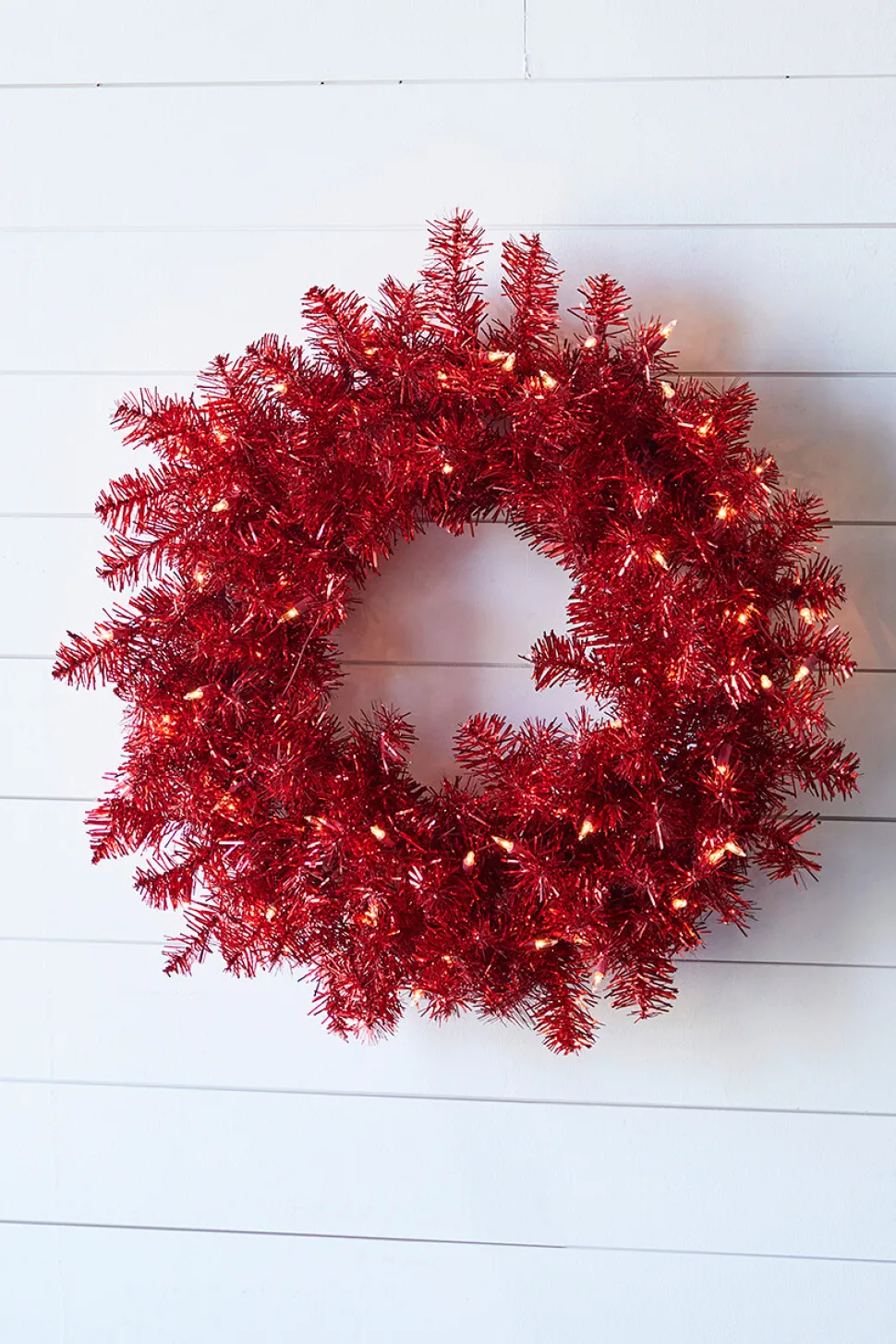20” Lighted Red Wreath