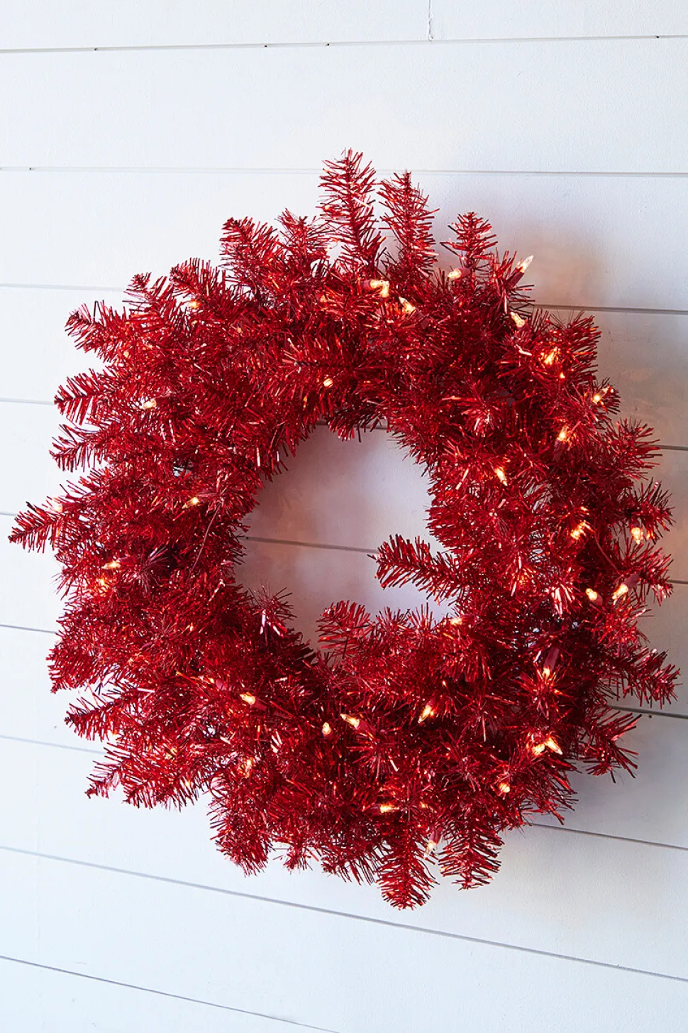 20” Lighted Red Wreath
