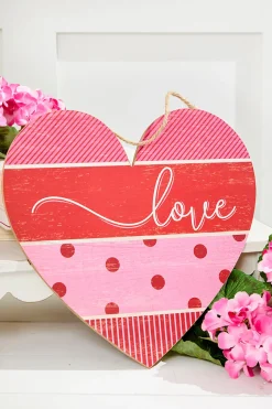 12"L x 11.5"H Pattern Heart Sign