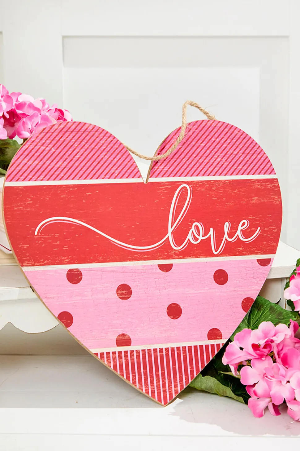 12"L x 11.5"H Pattern Heart Sign