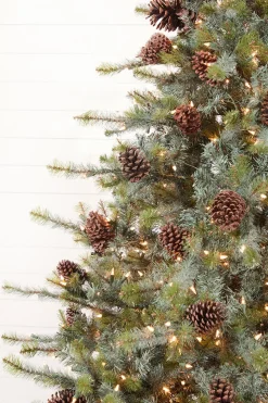 7.5' Mammoth Pine Christmas Tree with 900 Lights