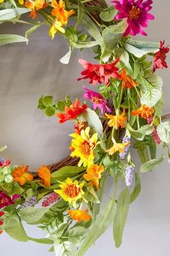 24" Mixed Daisy Wreath