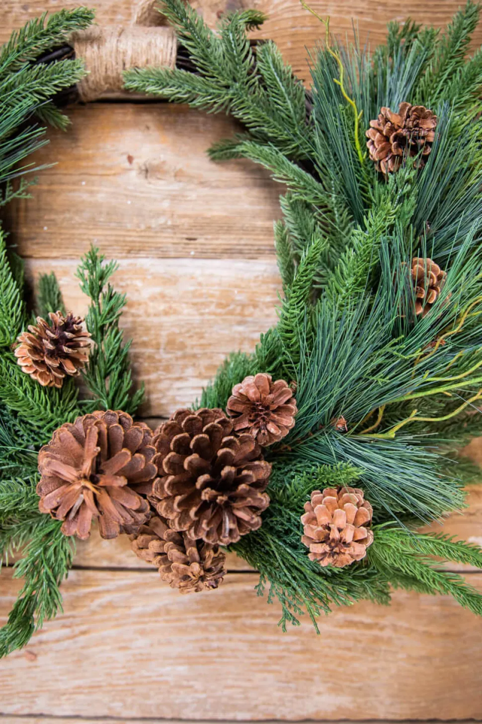 26” Mixed Greens with Pinecones Swag Wreath