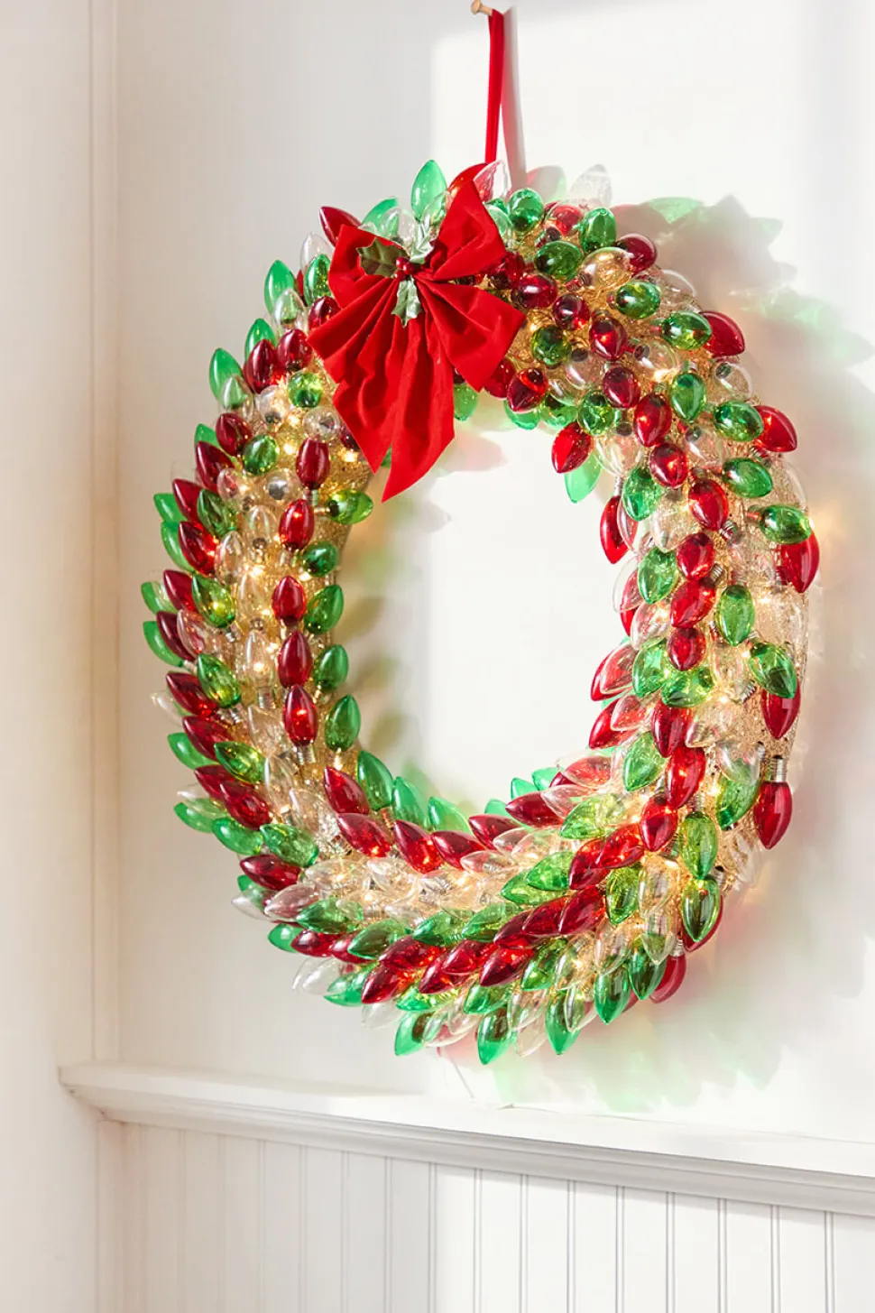 30" Mr. Christmas C9 Bulb Wreath - Red, Green & Clear