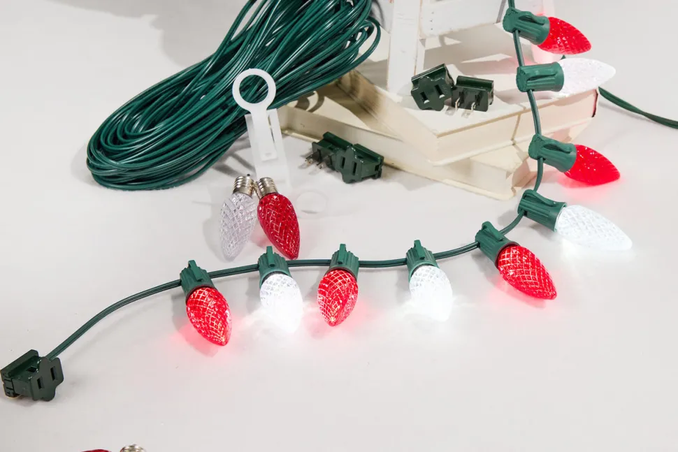 250' Outdoor Christmas Lighting Kit - Cool White/Red