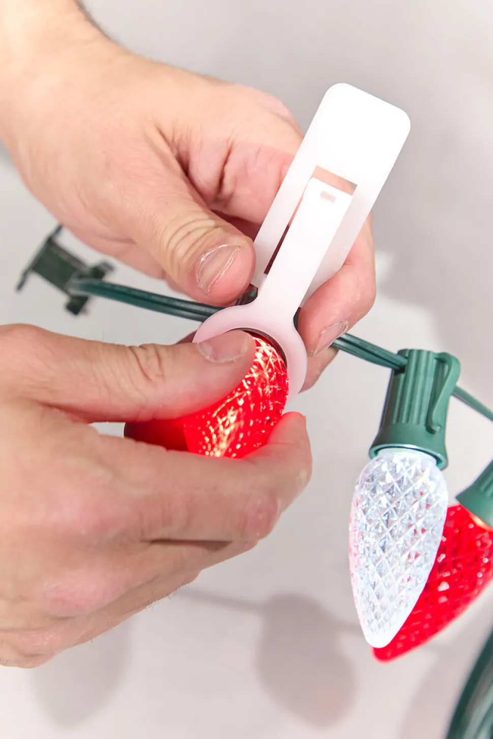 100' Outdoor Christmas Lighting Kit - Cool White/Red