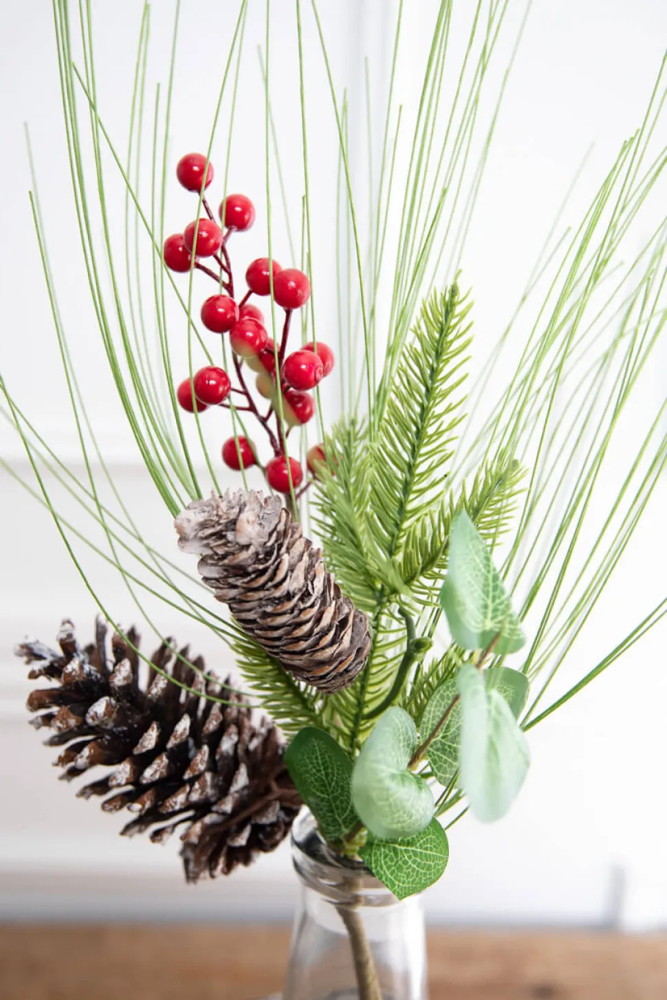 18" Pine Berry Pinecone Spray