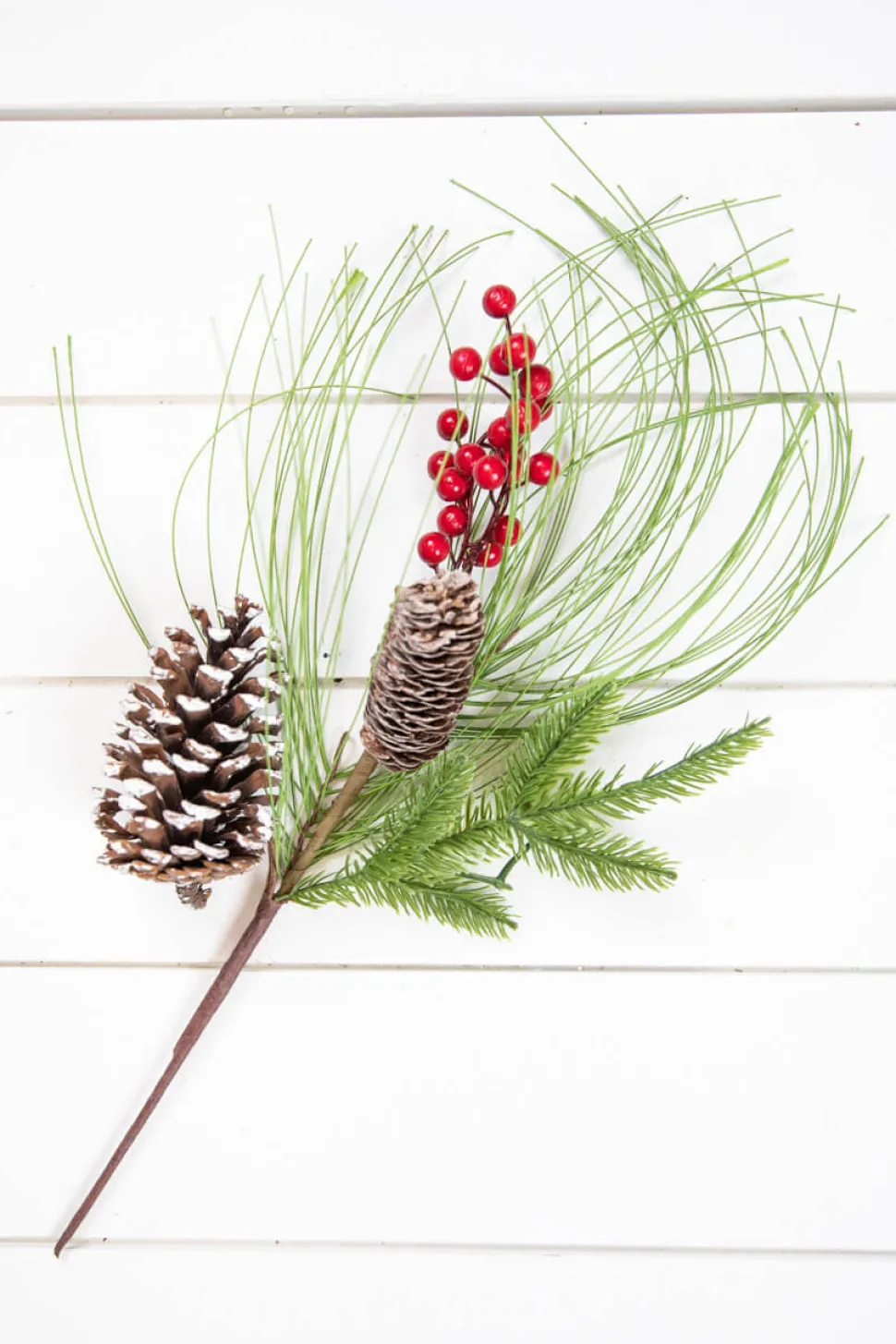 18" Pine Berry Pinecone Spray