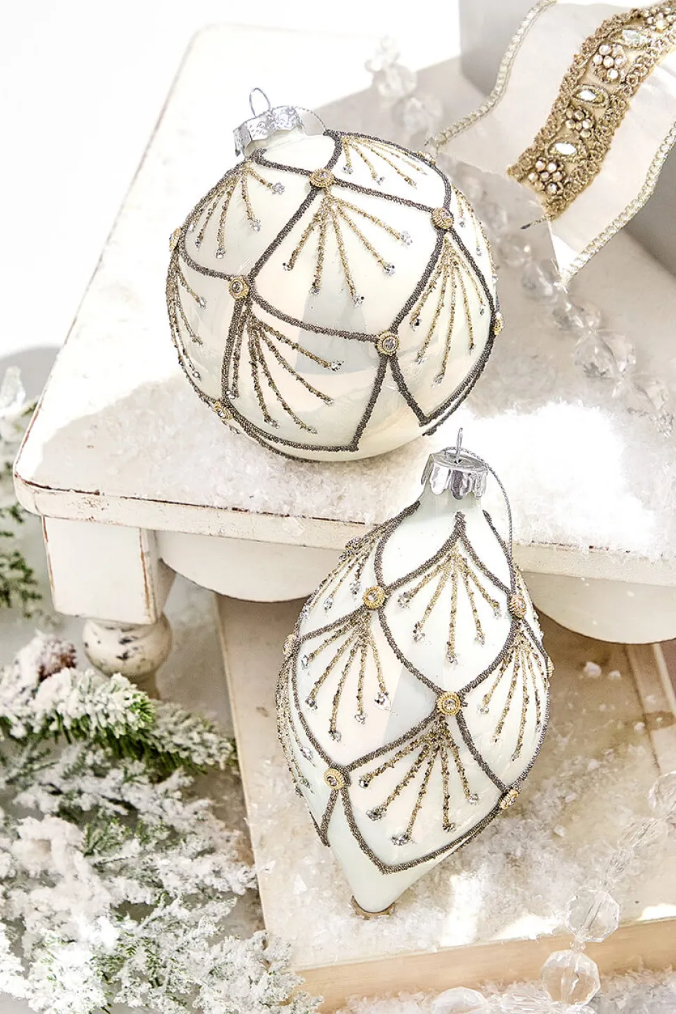 4" - 6" Platinum & Gold Glitter Glass Ornament