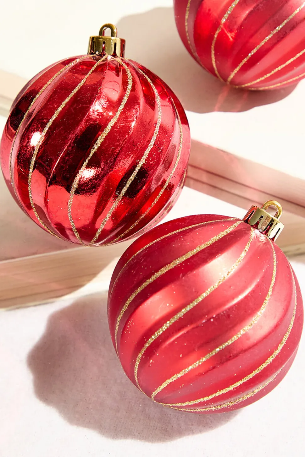 3" Red Shatterproof Boxed - Set of 6