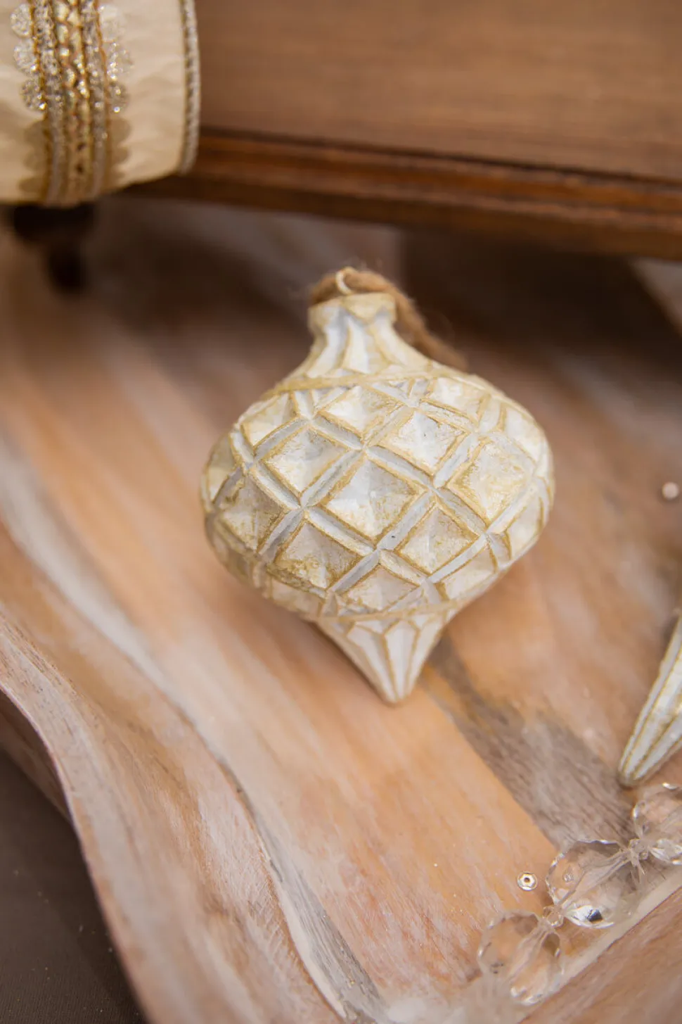 4” Resin Weathered Diagonal Ornament