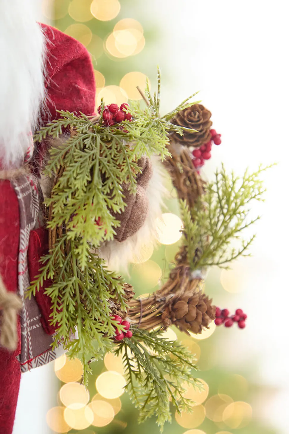18" Santa with Wreath & Lantern