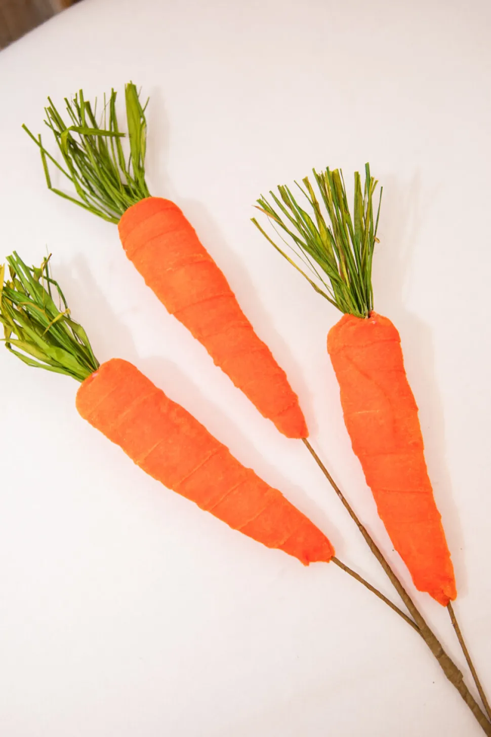 29" Velvet Carrot Spray