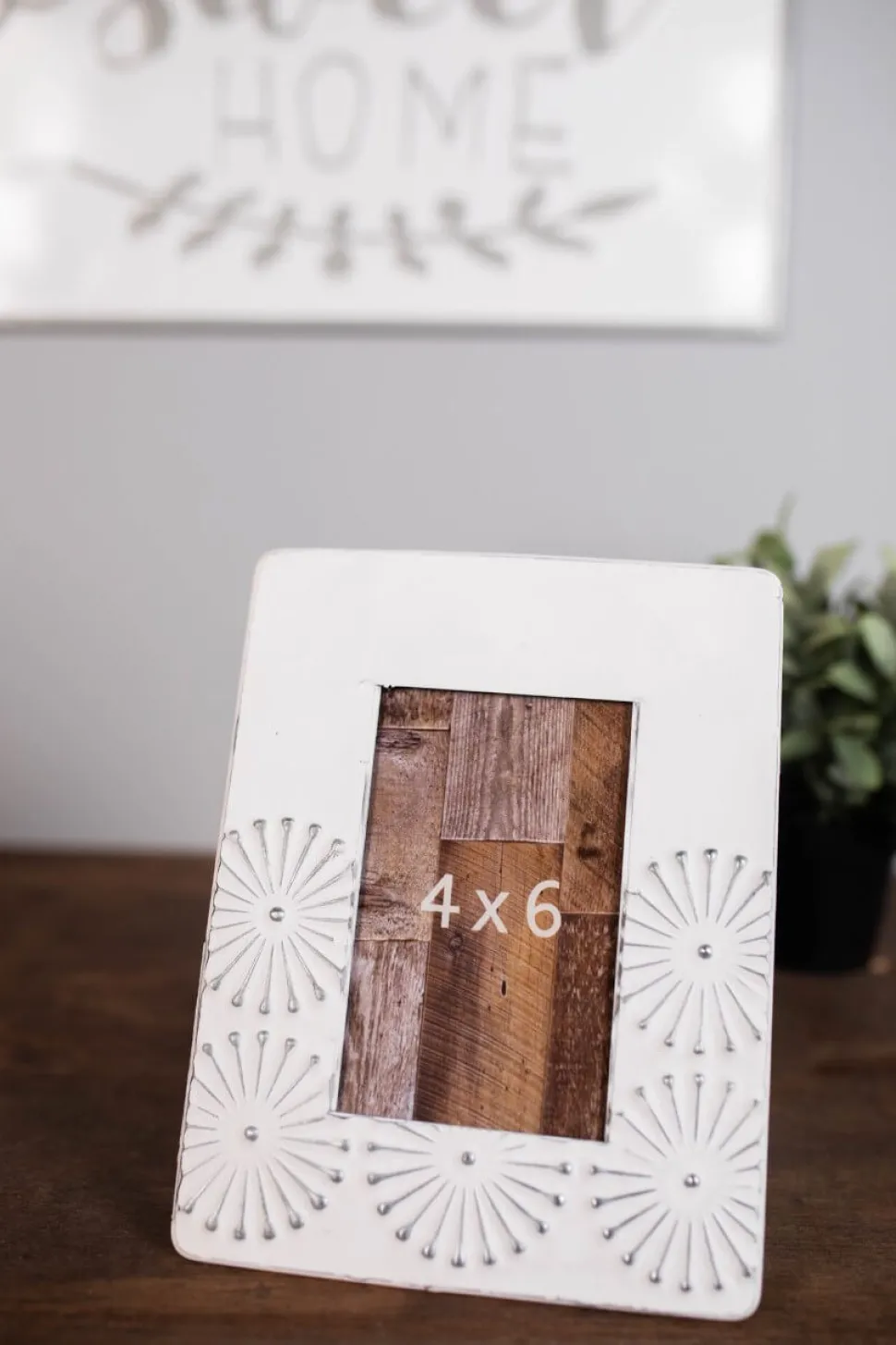 9" White and Grey Metal 4x6 Picture Frame