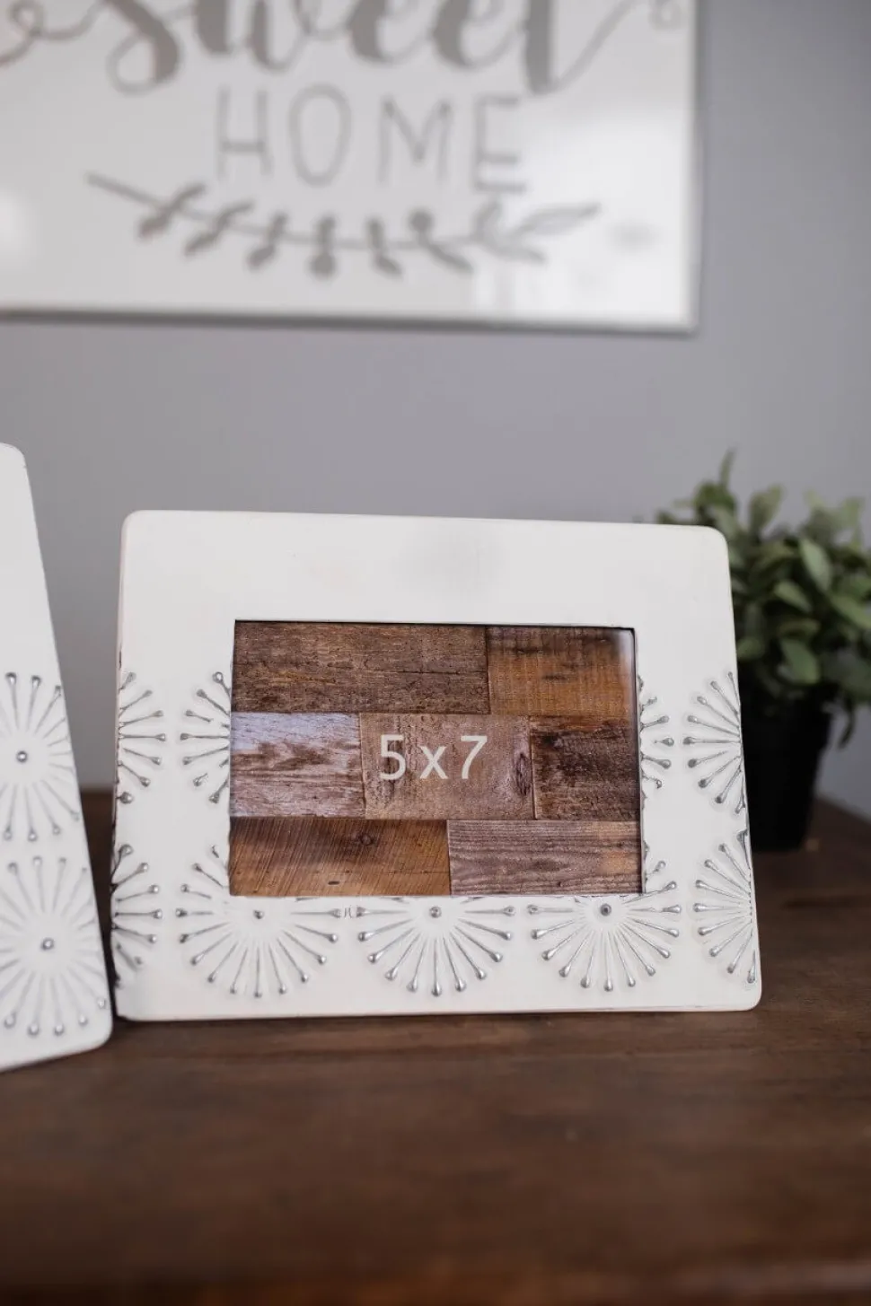 10" White and Grey Metal 5" x 7" Picture Frame