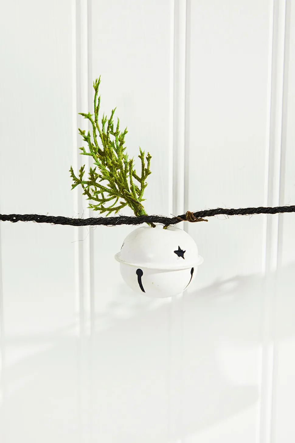 67” White Country Bell Garland