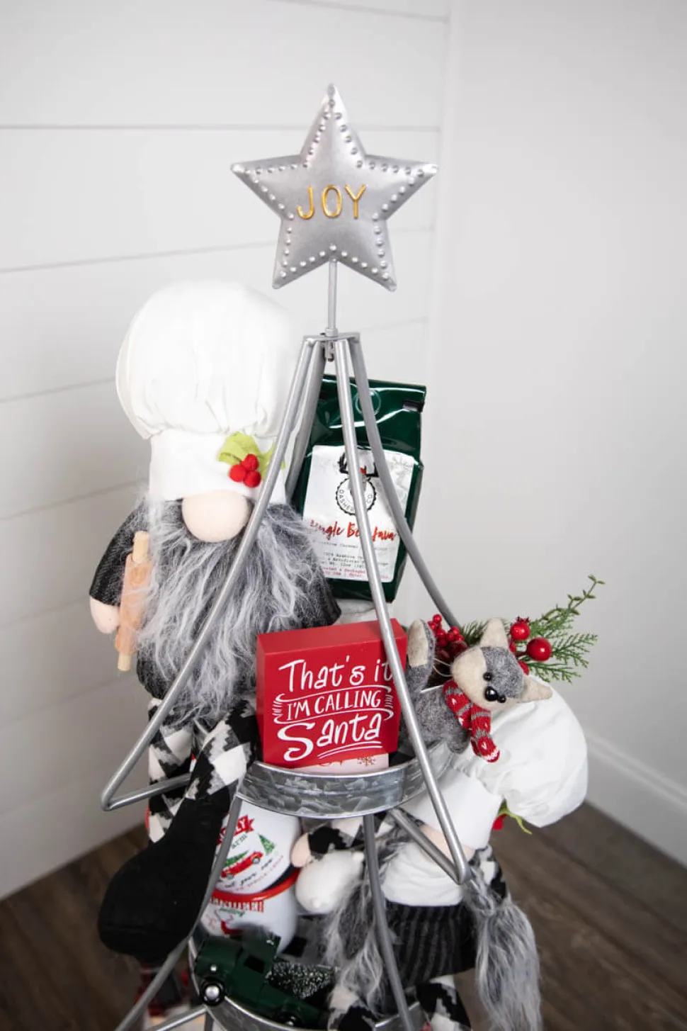4” Wood Holiday Sign