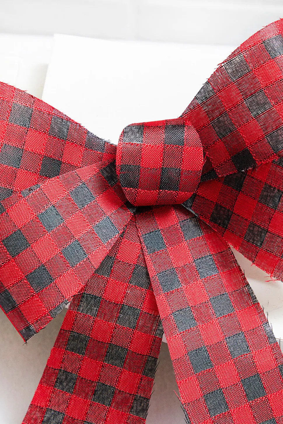 18'' x 14.5'' Acrylic Mesh Plaid Bow