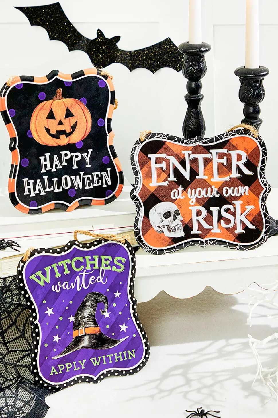 7"x 6" Assorted Halloween Embossed Sign