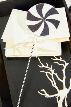18" x 5" Black and White Lollipop Pick