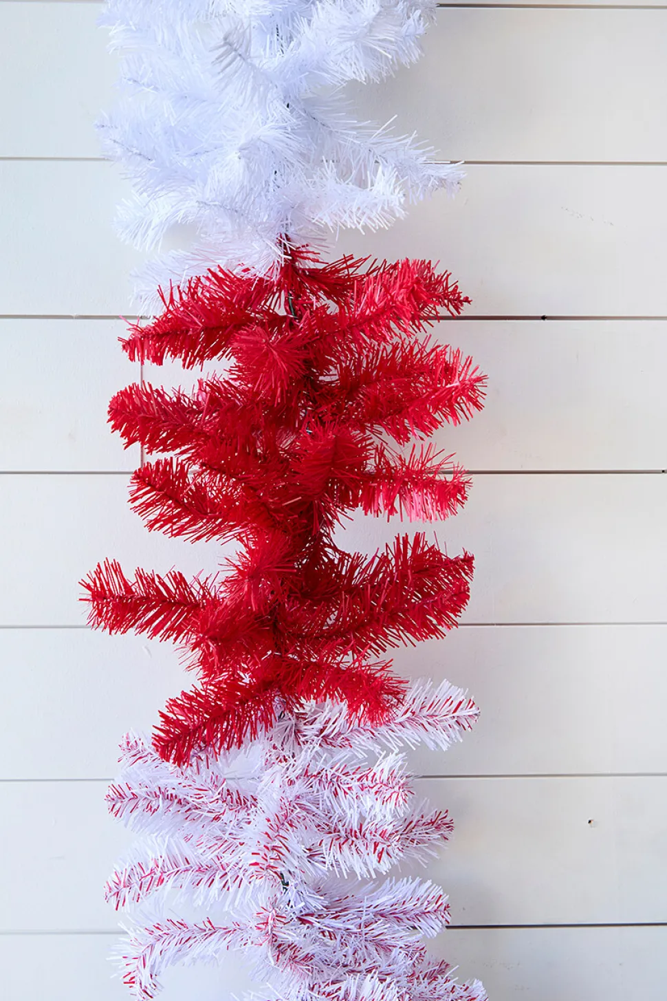 9'x12" Caprico Red/White Garland