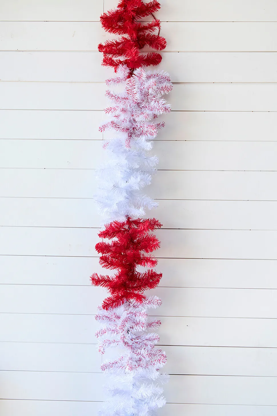 9'x12" Caprico Red/White Garland
