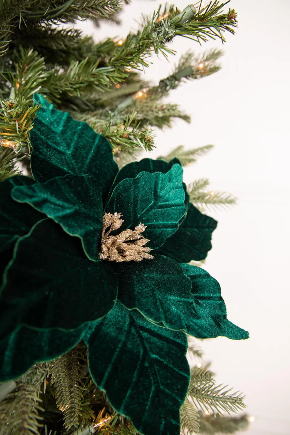 22” x 13" Dark Green Poinsettia Stem