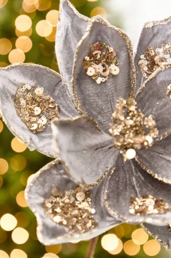 19" x 10" Platinum Magnolia Stem